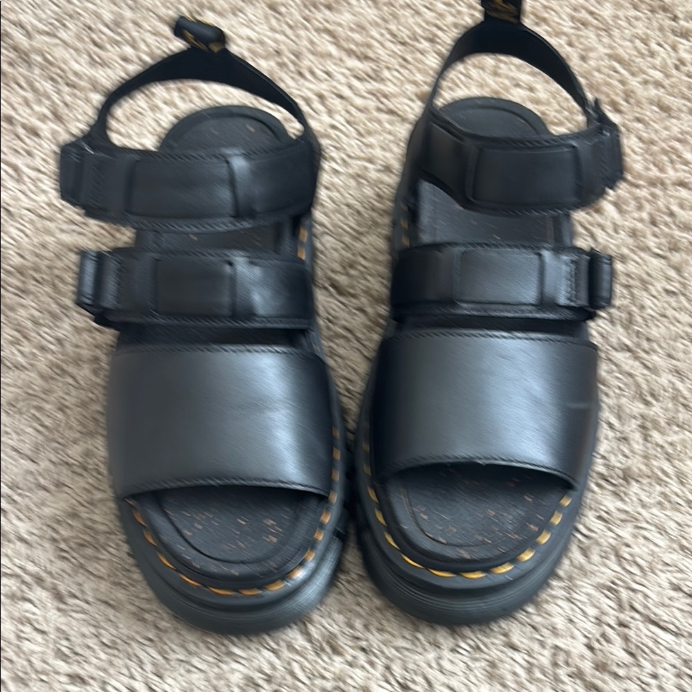 Dr Marten Ricki Air Wave Black leather Sandals